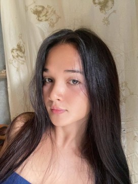 Em Em, 24, Philippines