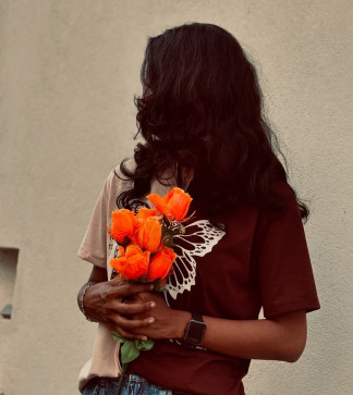 Oviyaaa, 22, India