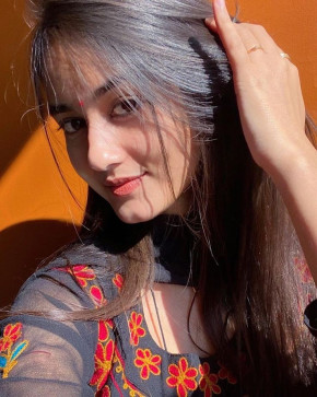 Riya, 22, India