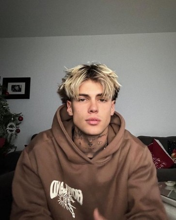 Bernat, 18, Spain