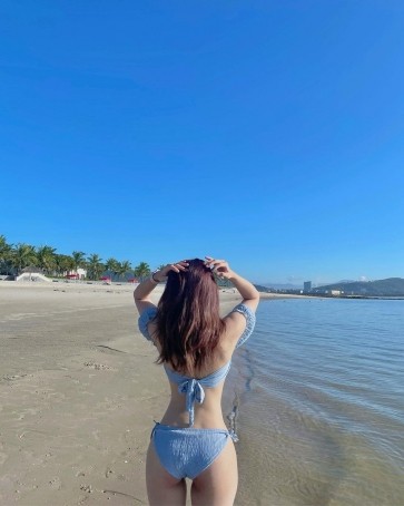 Lily, 18