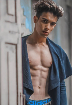 Aram, 24, United Arab Emirates
