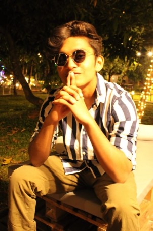 Noah, 19, India