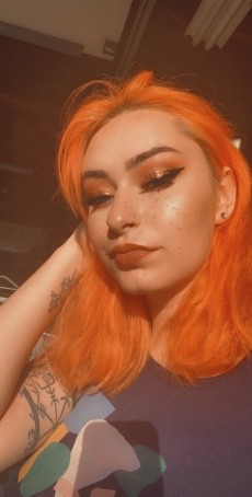 Mia, 24, United States