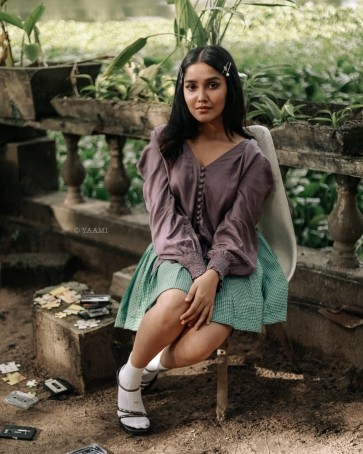 Julie, 24, India