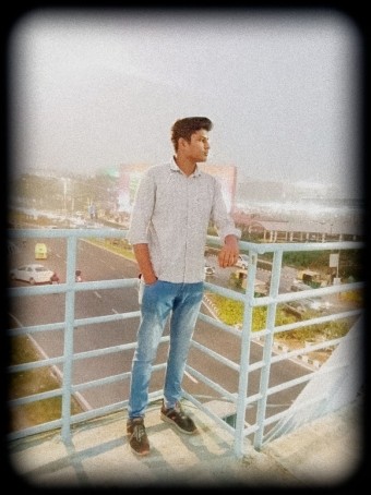 Rahul , 18, India
