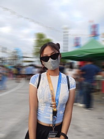 Eve Mills, 19, Philippines