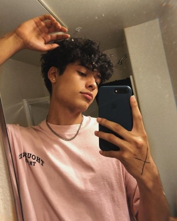 Damien, 21, Germany