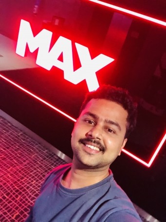 Vishnu, 27, Oman