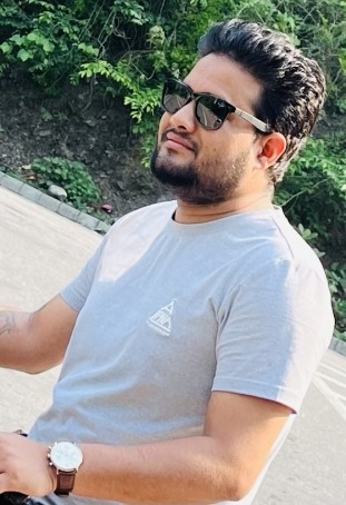 Lolo, 25, India