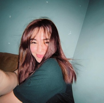 Samantha, 26, United Kingdom