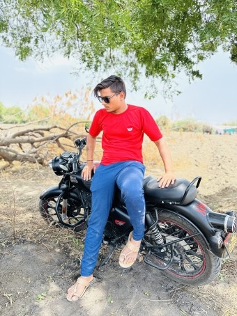 Danny, 23, India