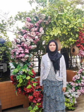 Farhana, 37, Malaysia