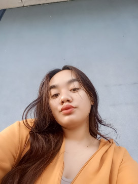 Pia, 24