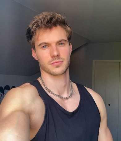 Noah, 23, India