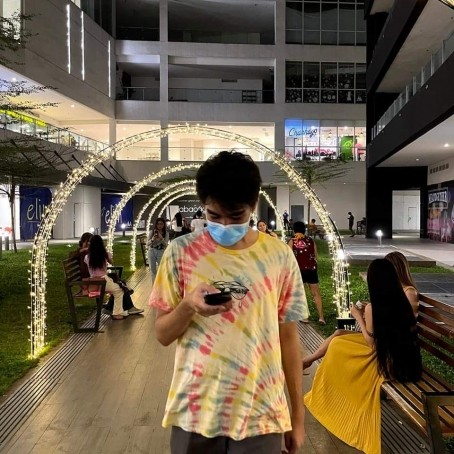 Mark Santos, 32, Philippines