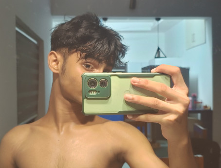 Ani, 18, India