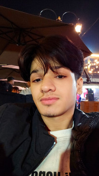 Mr Awesome, 21, Italy