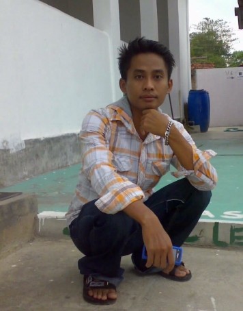Ahmad Firdauzz, 30, Indonesia