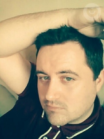Minglis, 35, United Kingdom