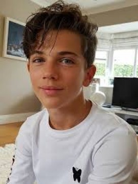 Rex, 18, India