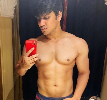Arun, 21, India