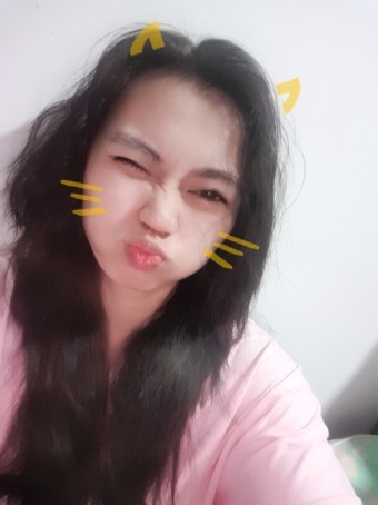 Lynne , 18, Kuwait