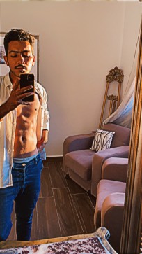 Alex, 28, Spain