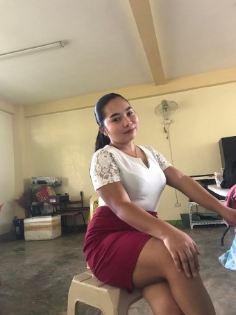 Loona, 18, Philippines