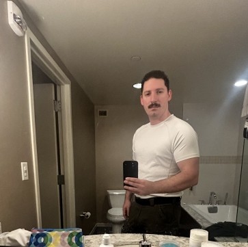 Mik, 35, United States