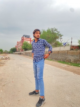 Jabar Siddiqui, 19, India