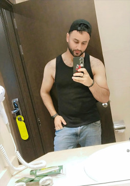 Ahme-pk, 25, Italy