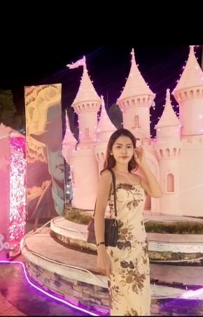 Reygine , 22, Philippines