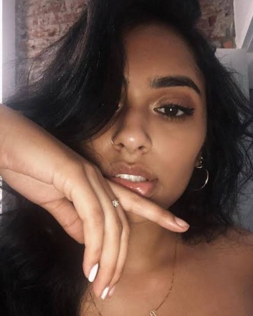 Mujhe Gali Do, 18, India