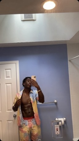 Wizzy, 21, United States