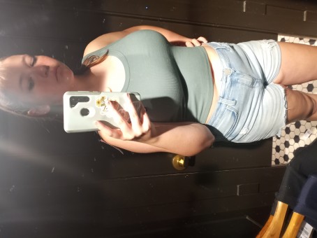 Brunette156, 18, United States