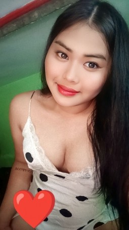 Mia Mercedes, 18, Philippines