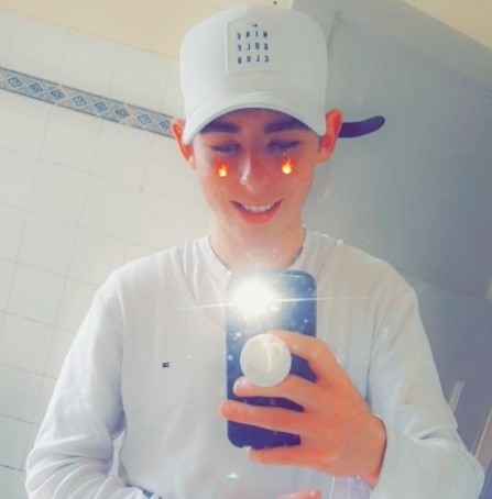 Hey, 21, Australia