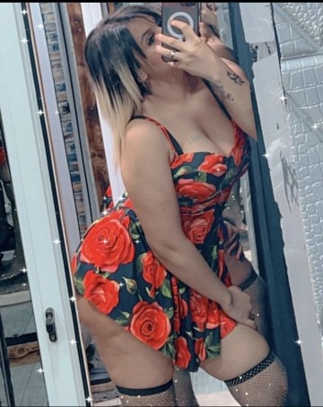 Mayaaa, 20, Italy