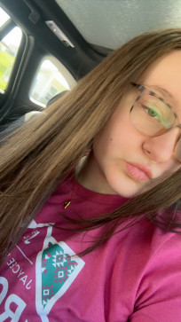 Anna, 18, United States