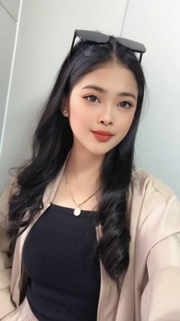 Clara, 28, United Kingdom