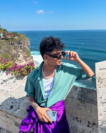 Envy, 18, India