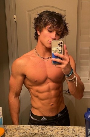Dinoboss19, 19, United States