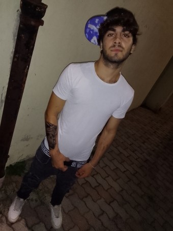 Ioan Toma, 18, Italy