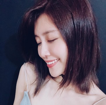 Janine, 30, Singapore
