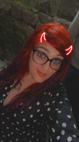 Bethany-rose Jones, 28, United Kingdom