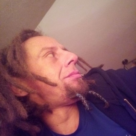 Po Go, 38, Germany