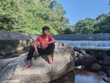Topan Aji, 23, Indonesia
