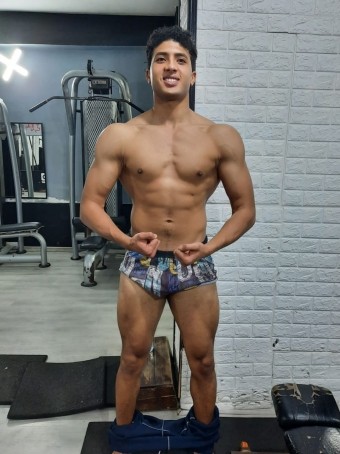 Zyan, 24, Australia