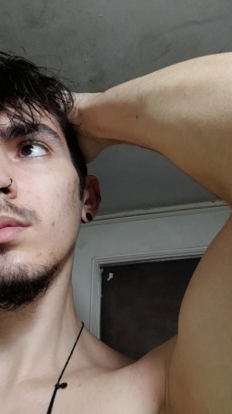 MikeYuro, 23, Greece